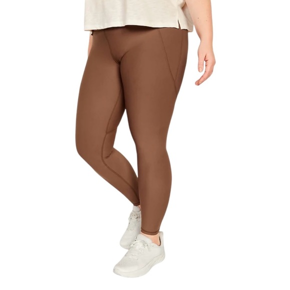 Old Navy, plus Size PowerSoft High Waist Full
Length Pocket Leggings, 3X 🏃‍♀️‍➡️ - Picture 2 of 9